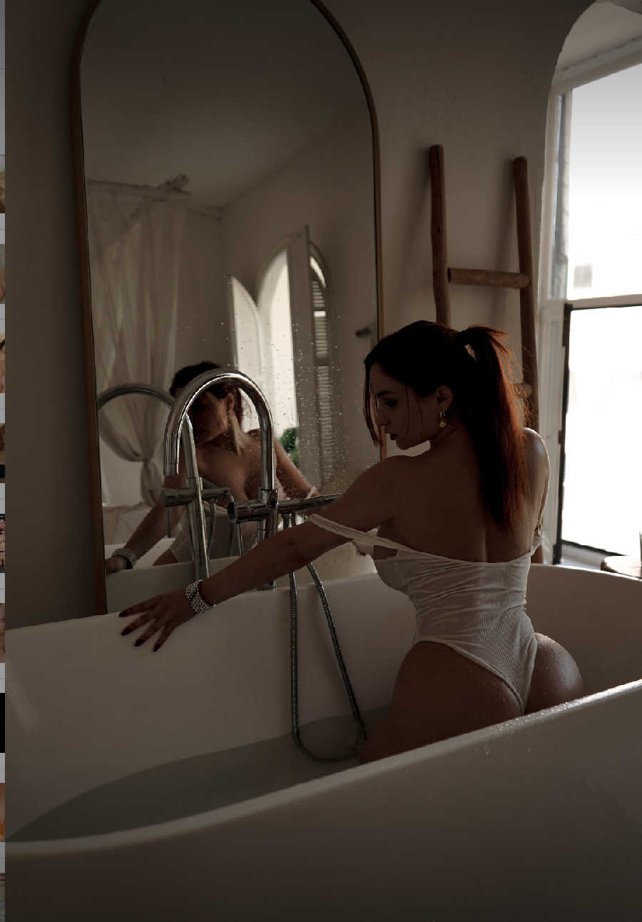 A playful frame from Miranda Faith nude — online in Anandeua