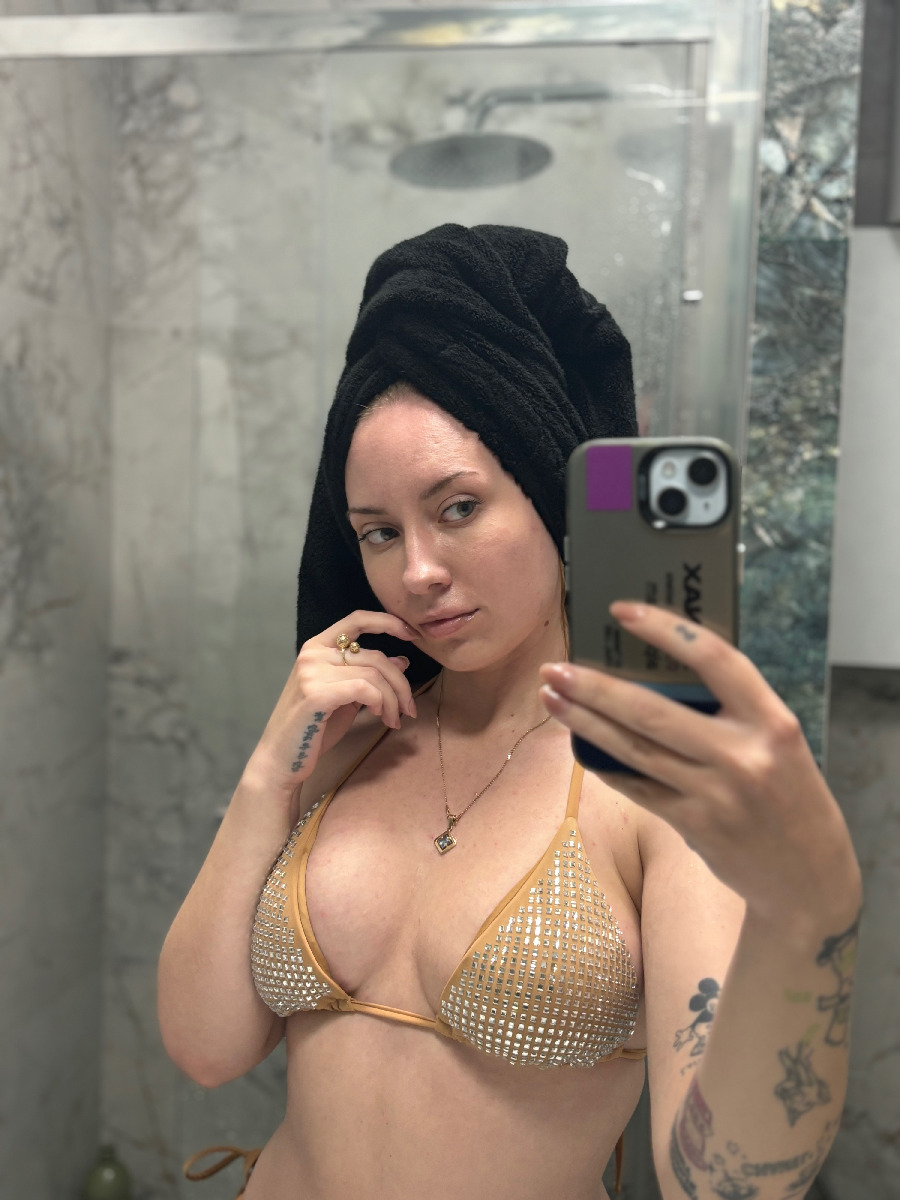 Nude girl KateV in Anandeua