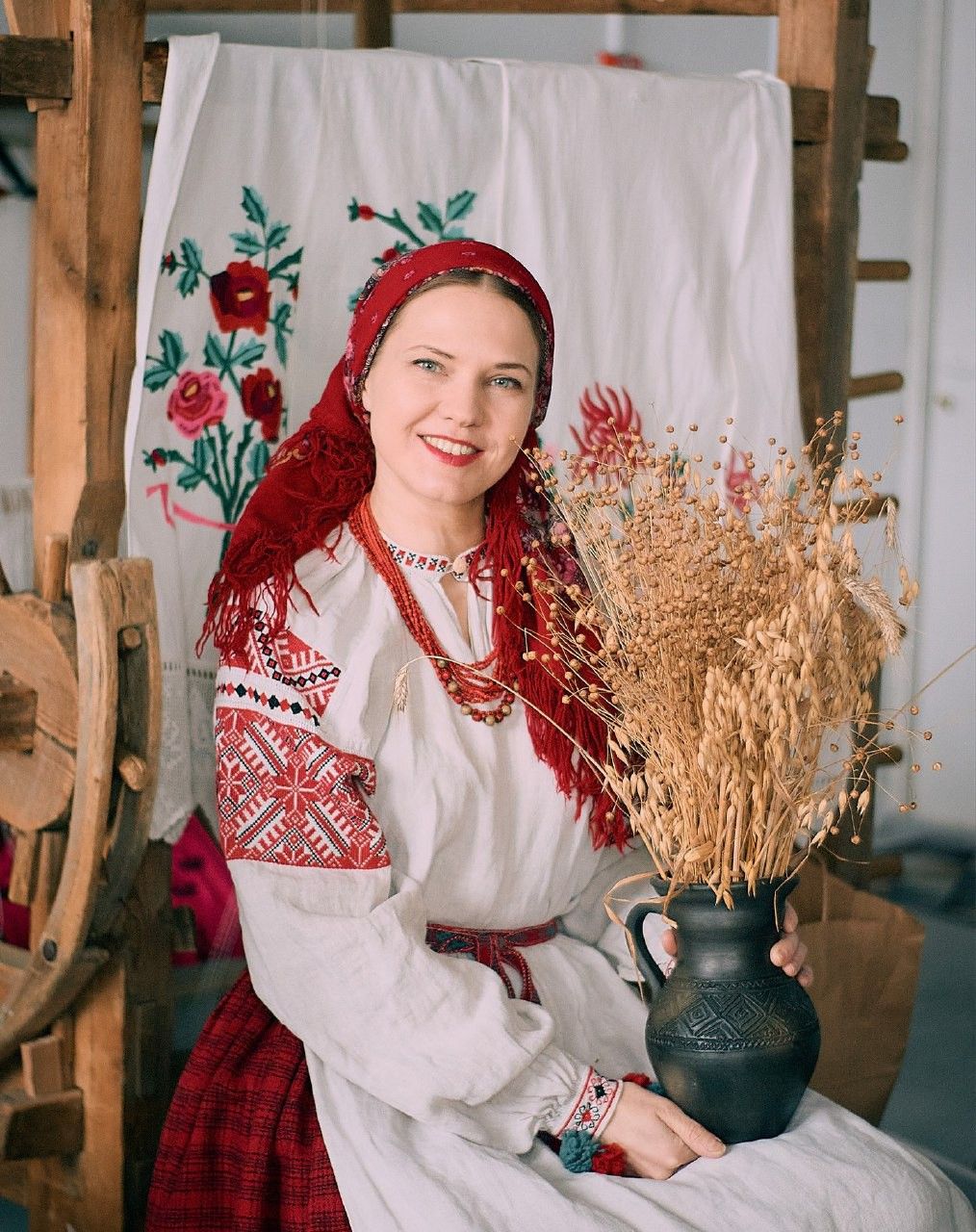 Women in Slavic costumes in Anandeua