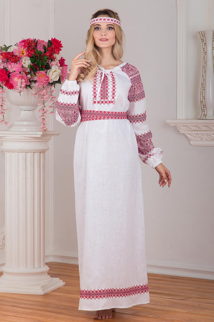 Women in Slavic costumes in Anandeua