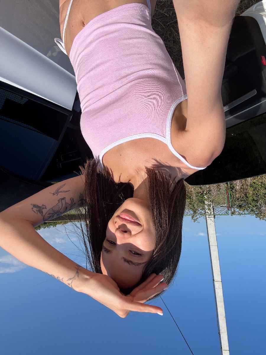 Sexy model Tina in Anandeua